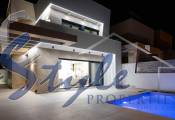 Nuevo - Villa - Villamartin