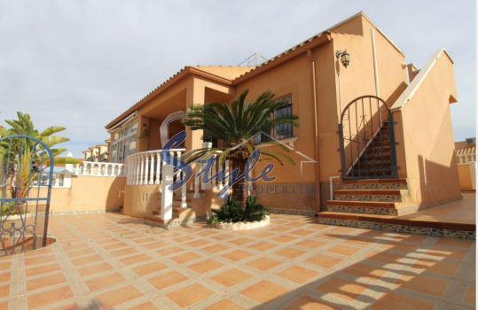 Semi - Detached Villa - Resale - Los Altos - Los Altos Semi - Detached Villa - Resale - Los Altos - Los Altos