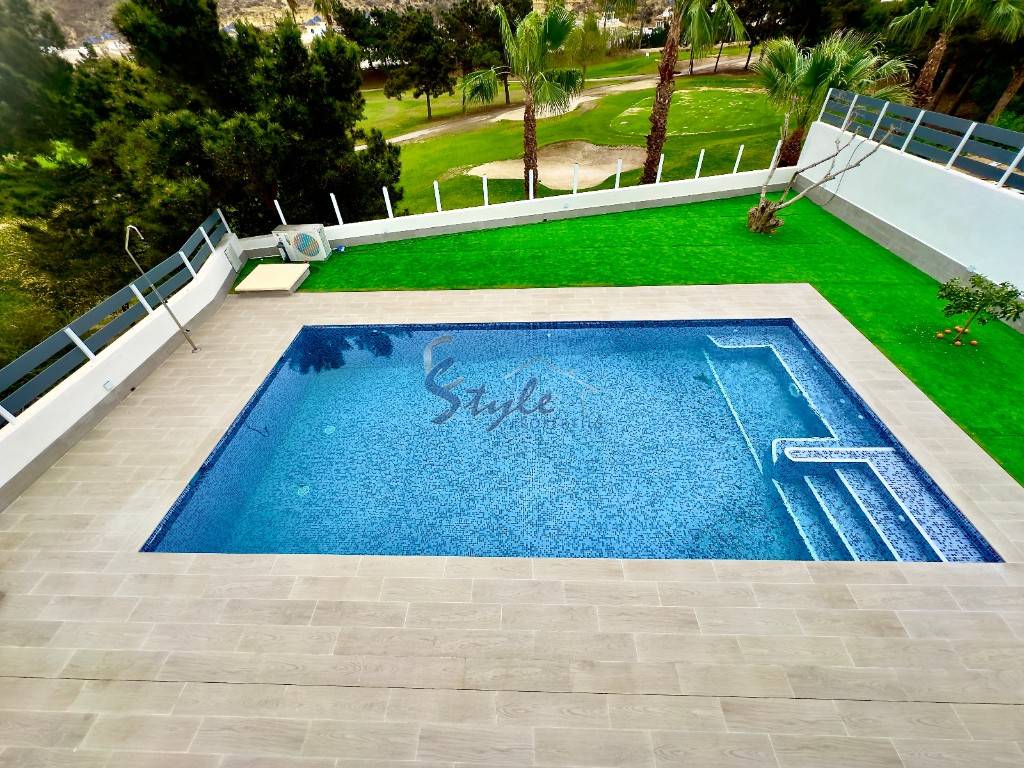 Продается последняя отдельностоящая вилла напротив гольфа La Marquesa в Сьюдад-Кесада, Коста-Бланка, Испания. ID ON2100