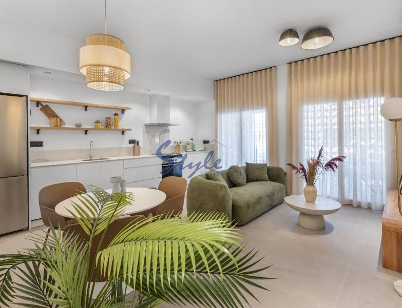 Новые квартиры на первом этаже на продажу недалеко от моря в Торревьехе, Коста Бланка, Испания, ON1901