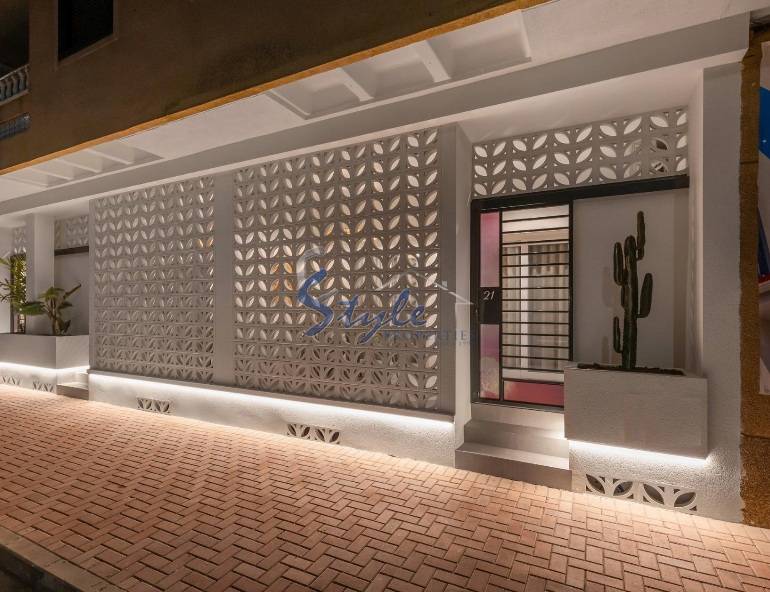 Новые квартиры на первом этаже на продажу недалеко от моря в Торревьехе, Коста Бланка, Испания, ON1901