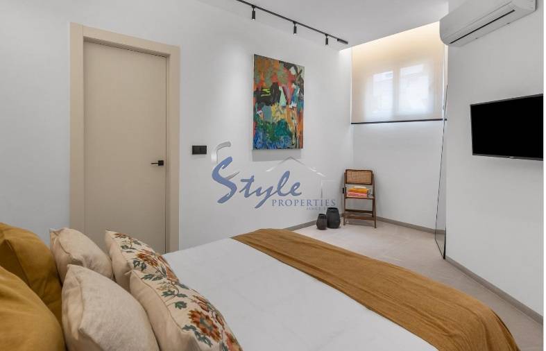 Новые квартиры на первом этаже на продажу недалеко от моря в Торревьехе, Коста Бланка, Испания, ON1901