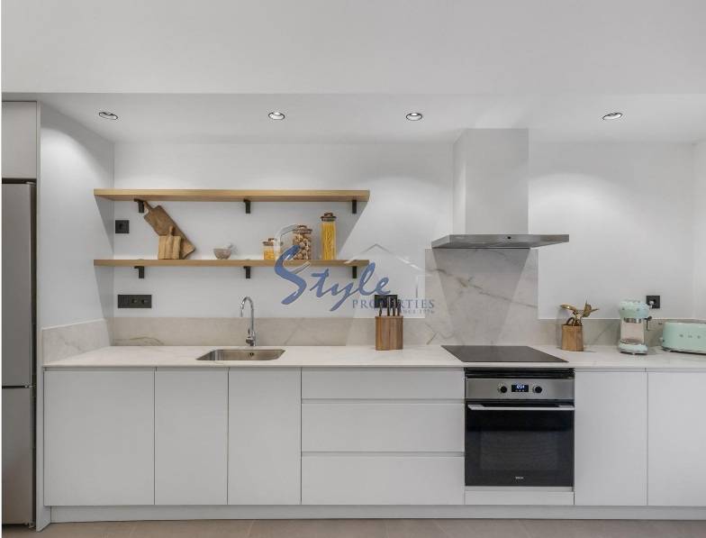 Новые квартиры на первом этаже на продажу недалеко от моря в Торревьехе, Коста Бланка, Испания, ON1901