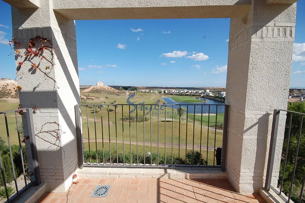 На продажу новая вилла с 4 спальнями у гольф поля, Мурсия, Испания.ON1243