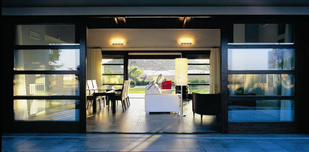 На продажу новая вилла  у гольф поля, Мурсия, Испания.ON1244